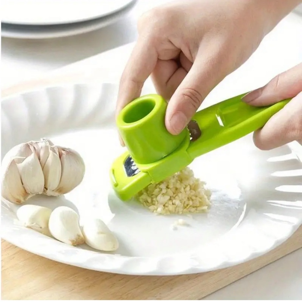Kitchen Small Hand Held Garlic Press - Grinder Gadget (Green)